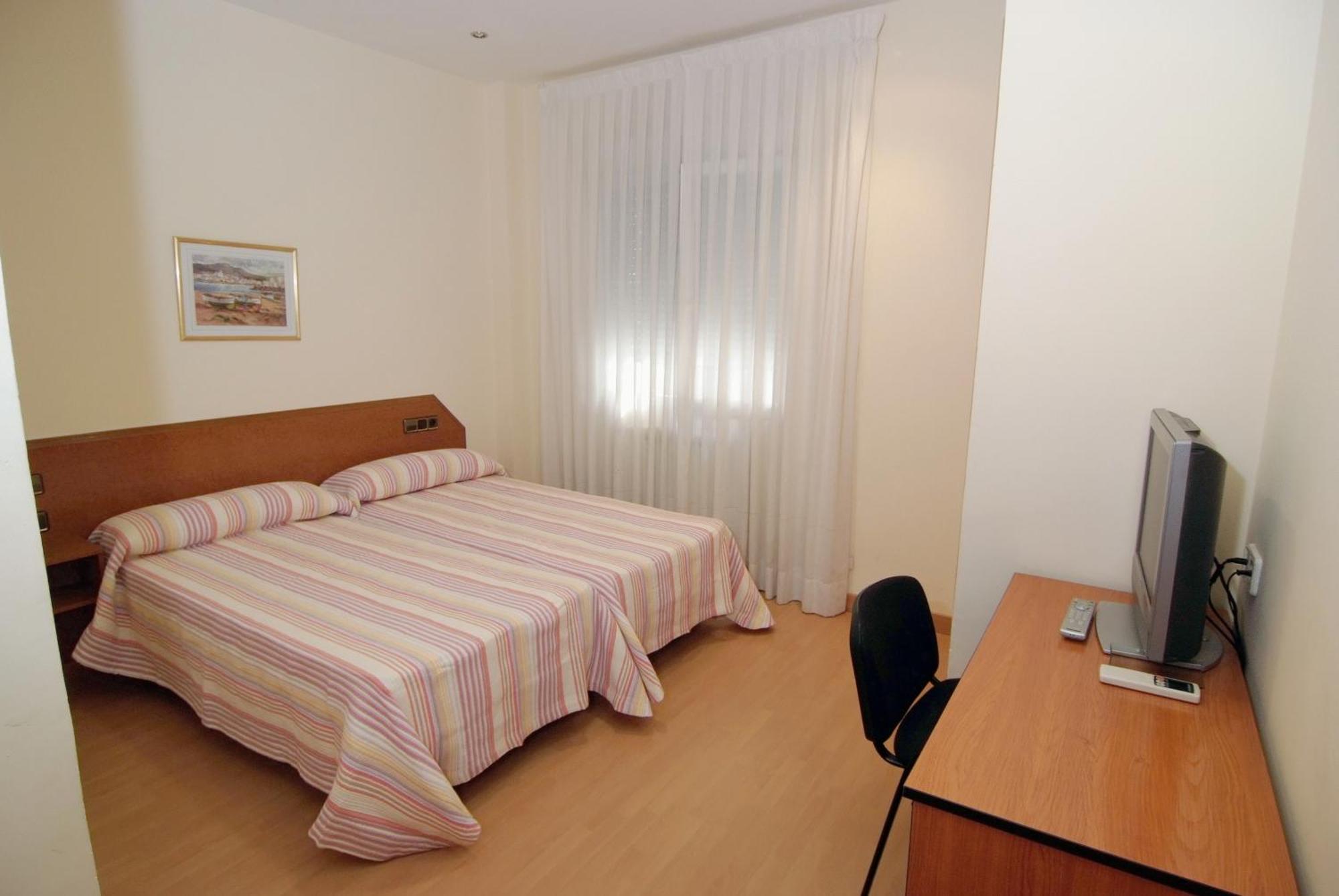 Hostal Cataluna Zaragoza Exterior photo