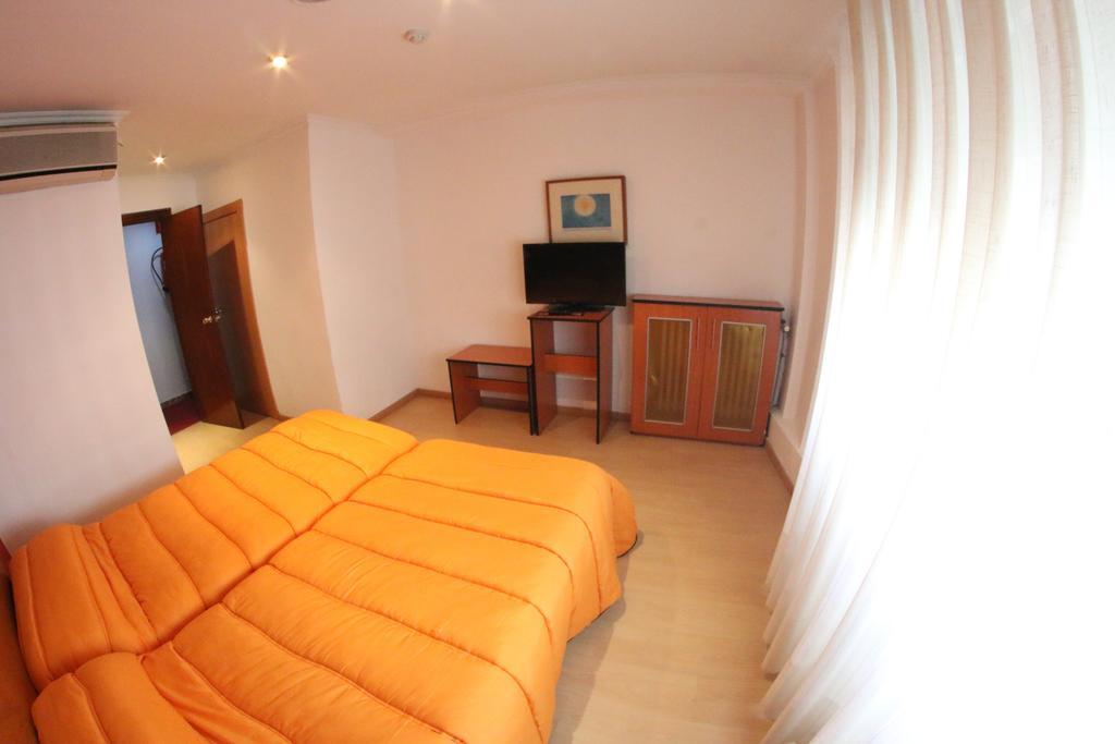 Hostal Cataluna Zaragoza Exterior photo