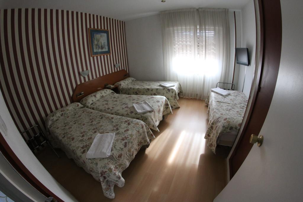 Hostal Cataluna Zaragoza Exterior photo